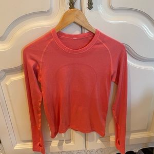 Lululemon Swiftly Tech Long sleeve size 6